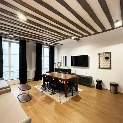 Urban Flat 108 - Stunning 4 BDR Flat in Paris
