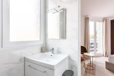 Plan de l'établissement Studio lumineux Paris Est -II