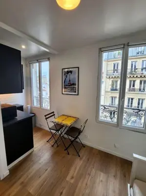 Plan de l'établissement Superbe studio à MONTMARTRE