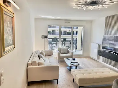Plan de l'établissement 4P luxe 200m de Paris vue Sacré Cœur