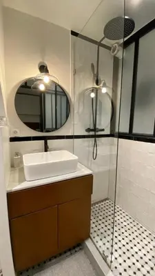 Salle de bains dans l'établissement Joli studio au cœur de Paris