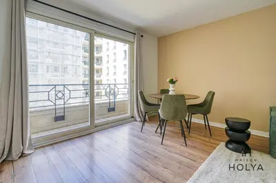 Coin salon dans l'établissement Aux portes de Paris - Le Plénitude - 347B
