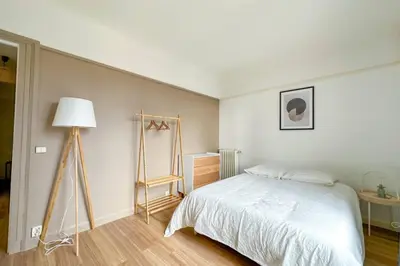 Un ou plusieurs lits dans un hébergement de l'établissement Flexliving - room - Entrepreneur