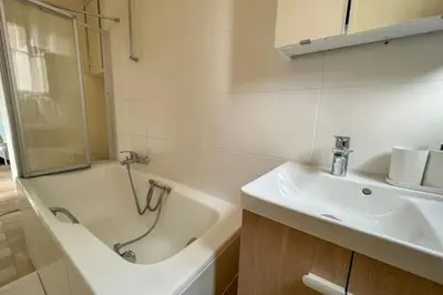 Salle de bains dans l'établissement Flexliving - room - Entrepreneur