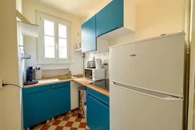 Cuisine ou kitchenette dans l'établissement Flexliving - whole flate - Entrepreneur