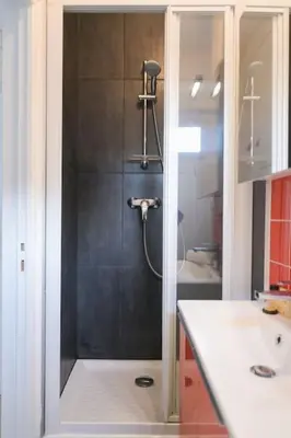 Salle de bains dans l'établissement Shelter Oberkampf