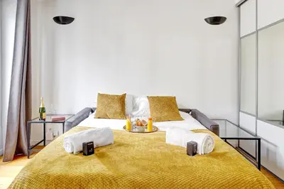 Un ou plusieurs lits dans un hébergement de l'établissement Bluestay 237 - Superbe Appartement à Paris