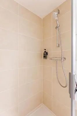 Salle de bains dans l'établissement Refuge Naturel au Cœur des Docks by So Homy - 1 Bed Room 4 PAX