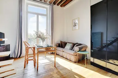 Coin salon dans l'établissement Modern flat - 1BD-4P - Arts et Métiers