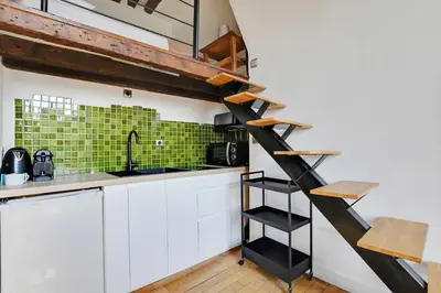 Cuisine ou kitchenette dans l'établissement Modern flat - 1BD-4P - Arts et Métiers