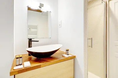 Salle de bains dans l'établissement Bluestay 282 - Superbe appartement avec terrasse