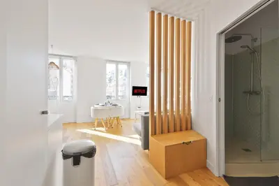 Salle de bains dans l'établissement Studio Quartier Saint Michel Notre Dame Free Netflix
