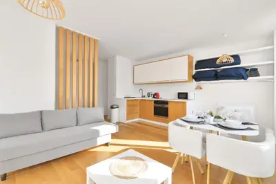 Cuisine ou kitchenette dans l'établissement Studio Quartier Saint Michel Notre Dame Free Netflix