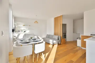 Cuisine ou kitchenette dans l'établissement Studio Quartier Saint Michel Notre Dame Free Netflix