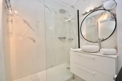 Salle de bains dans l'établissement Studio Trocadero - Sablons