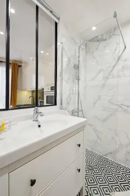 Salle de bains dans l'établissement Bluestay 114 : Superbe appartement à Bastille