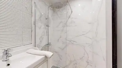 Salle de bains dans l'établissement Bluestay 114 : Superbe appartement à Bastille