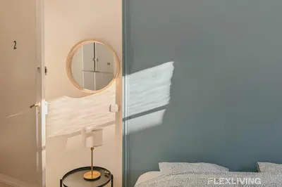 Un ou plusieurs lits dans un hébergement de l'établissement Flexliving - room - Felix Faure