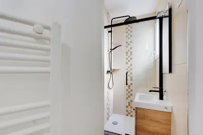 Salle de bains dans l'établissement Flex Living - whole house - Claude Bernard