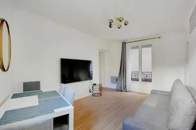 Télévision ou salle de divertissement dans l'établissement Flex Living - whole house - Claude Bernard