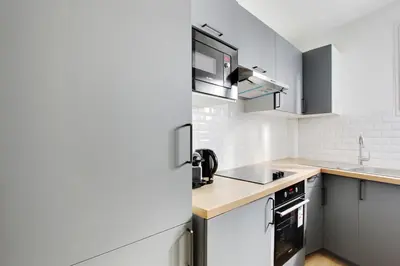 Cuisine ou kitchenette dans l'établissement Flex Living - whole house - Claude Bernard