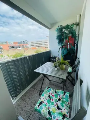 Balcon ou terrasse dans l'établissement Grand appt proche Paris Parking