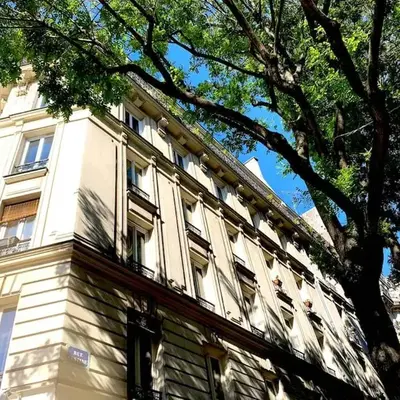 Appartement Haussmanien au coeur du village Montmartre !