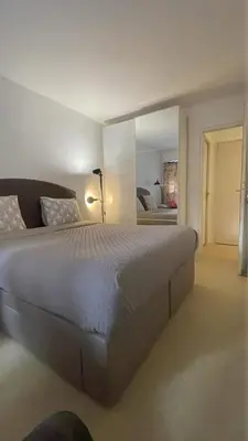 Un ou plusieurs lits dans un hébergement de l'établissement Private Comfortable rooms for Working - Levallois