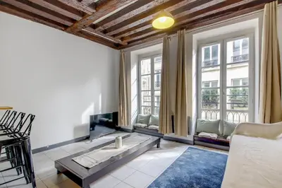 Un ou plusieurs lits dans un hébergement de l'établissement Paris Marais Lombards