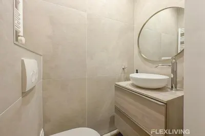 Salle de bains dans l'établissement Flexliving - room - Neuilly-sur-Seine