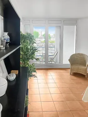 Coin salon dans l'établissement Confort et Style aux Portes de Paris