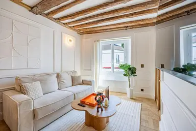 Coin salon dans l'établissement 2bedrooms Sacrée cœur Place du Tertre Montmartre