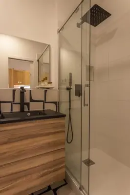 Salle de bains dans l'établissement New 1 bedroom - Jardin des Plantes-Gobelins- 5ème