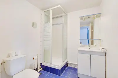Salle de bains dans l'établissement MALAKOFF - Cosy apartment L002