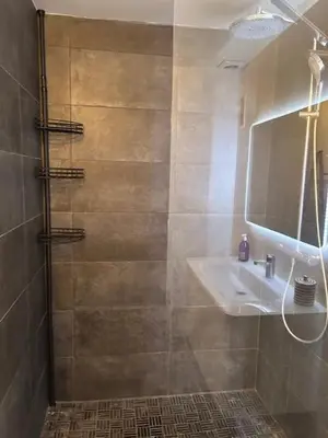 Salle de bains dans l'établissement Appartement Loft centre ville