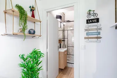 Cuisine ou kitchenette dans l'établissement GuestReady - Studio près de République pour Deux