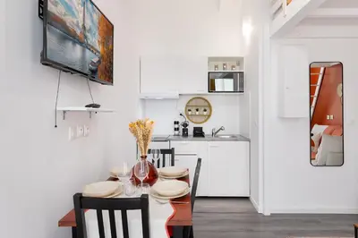 Cuisine ou kitchenette dans l'établissement Confort et élégance à Paris 17