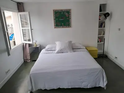 Un ou plusieurs lits dans un hébergement de l'établissement Unit 018 Saint Germain des Près - one bedroom apartment 4 pax
