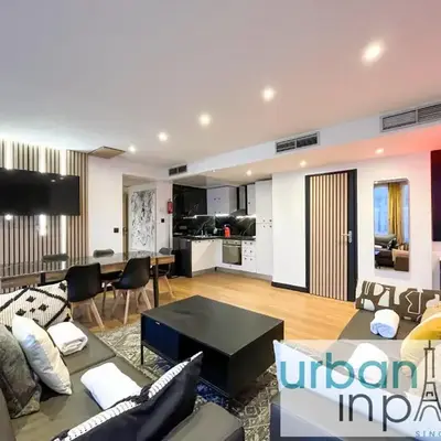 Urban Flat 129 - Sublime Art Love Champs-Elysees