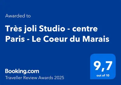 Certificat, récompense, panneau ou autre document affiché dans l'établissement Très joli Studio - centre Paris - Le Coeur du Marais