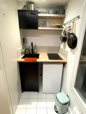Cuisine ou kitchenette dans l'établissement Très joli Studio - centre Paris - Le Coeur du Marais