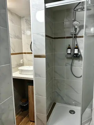 Salle de bains dans l'établissement Studio moderne et cosy - Grand Rex