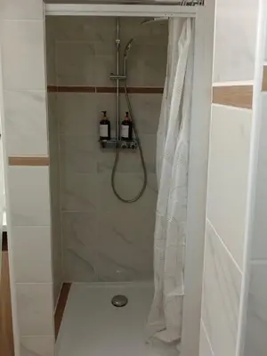 Salle de bains dans l'établissement Studio moderne et cosy - Grand Rex