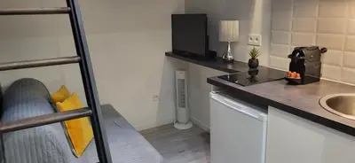 Cuisine ou kitchenette dans l'établissement Chambre à Paris avec ASCENSEUR !