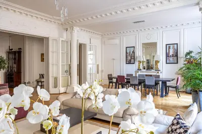 Coin salon dans l'établissement Prestigious Appartement Trocadero