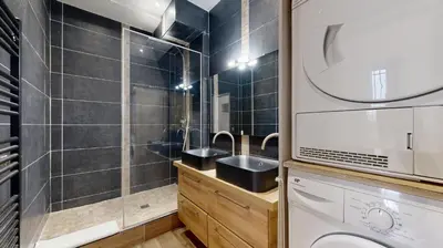 Salle de bains dans l'établissement Bluestay 1 - Appartement au Cœur de Paris