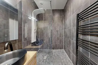 Salle de bains dans l'établissement Bluestay 2 - Appartement au Cœur de Paris
