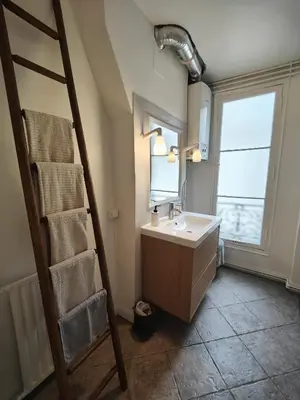 Plan de l'établissement Beau 3 pièces près de Montmartre 1