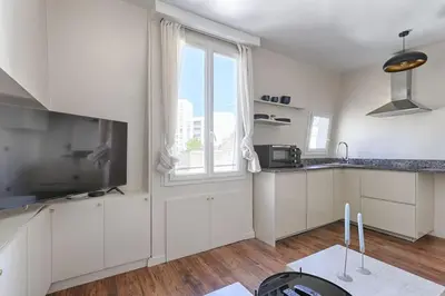 Cuisine ou kitchenette dans l'établissement Daumesnil Nation Charming Lovely Studio