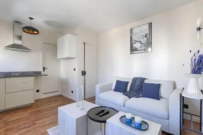 Cuisine ou kitchenette dans l'établissement Daumesnil Nation Charming Lovely Studio
